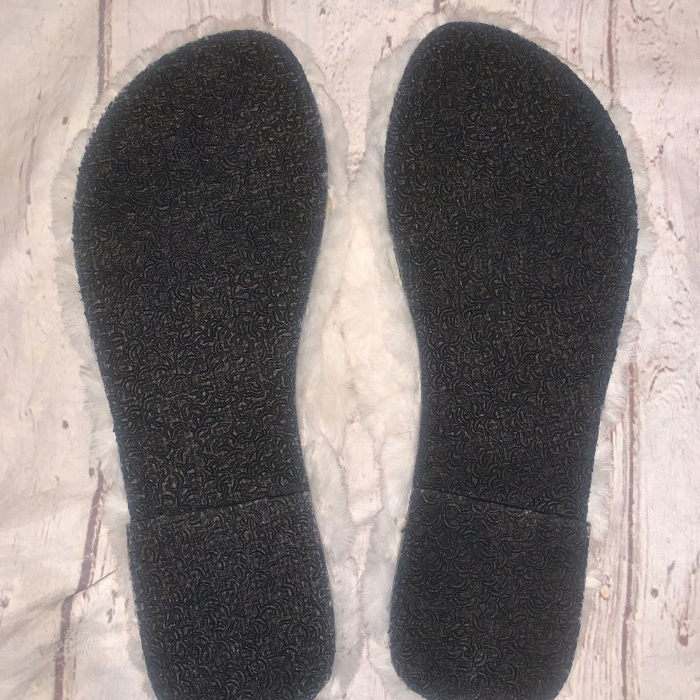 Free People white fuzzy sandal slippers 7 new! - Picture 3 of 3